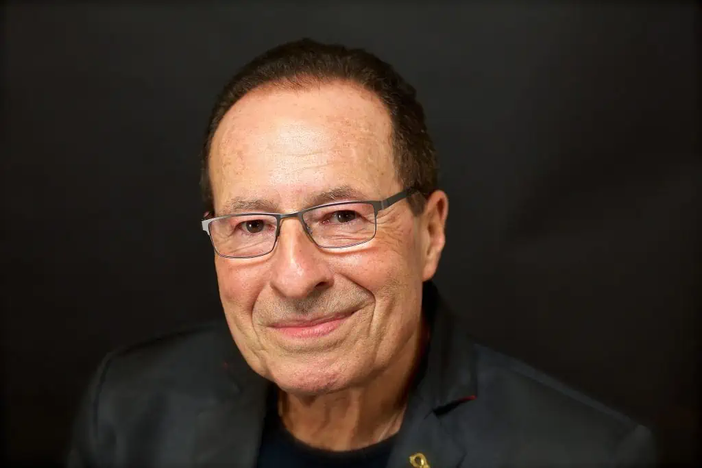 Peter James